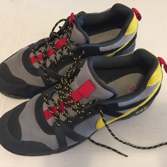 nike acg size 12
